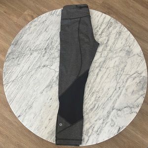 Lululemon 23” Crop Legging w/ Side Pockets, Zip in back /Gray with Black accents
